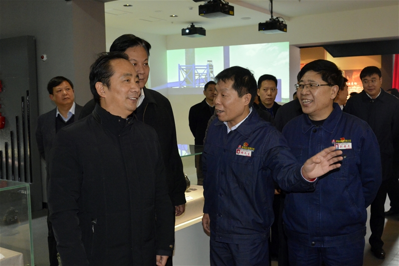 2018年12月25日 陜西省西安市委副書記、市政府市長、黨組書記 李明遠(yuǎn)來公司參觀調(diào)研
